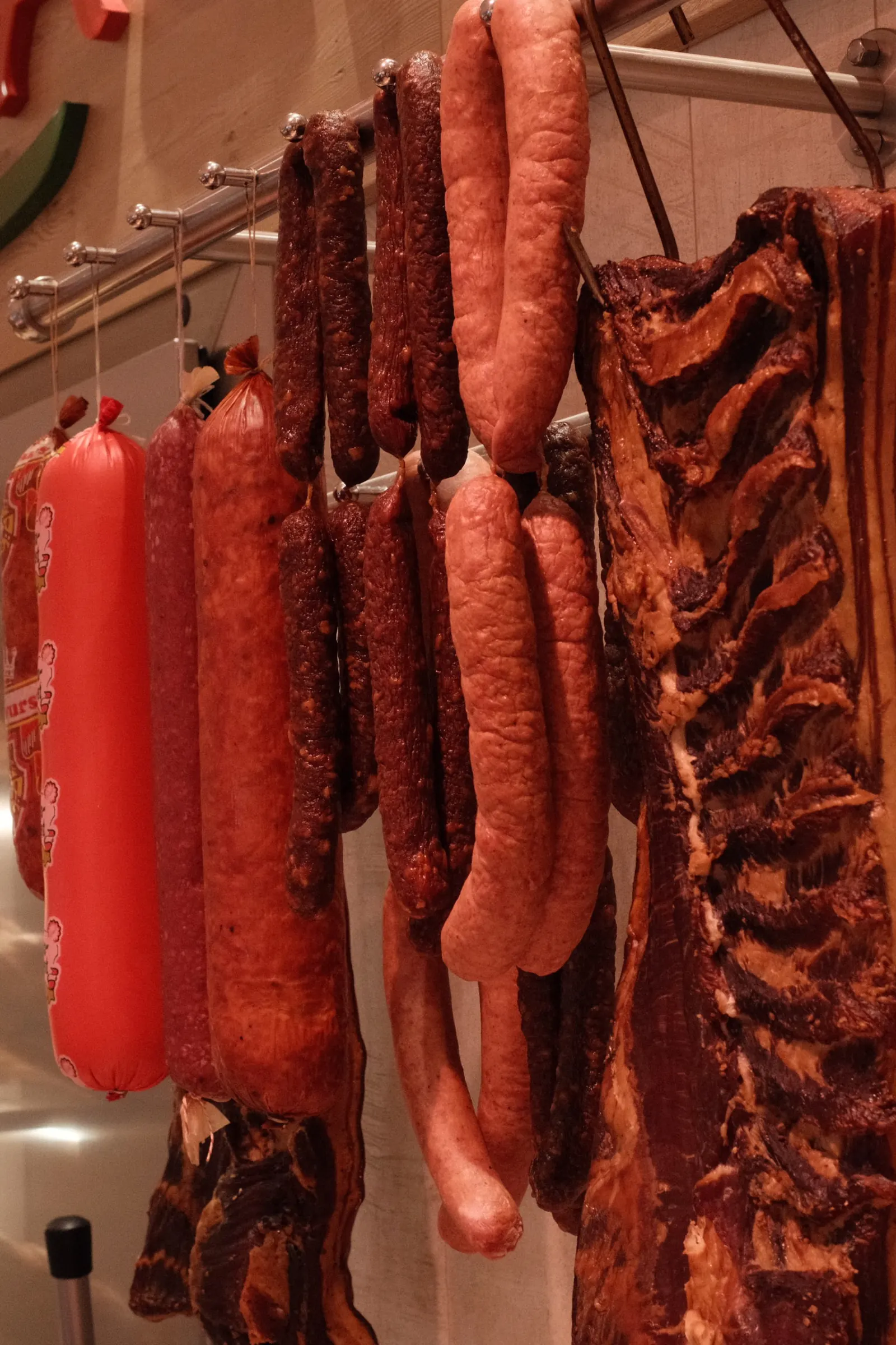 Wurst- und Fleischspezialitäten im Hofladen Lackner